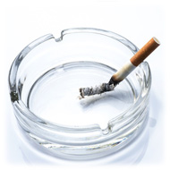 タバコは婚活に不利ですが、無理して禁煙してまで取り組む必要はありません。